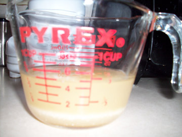 bacon-grease-in-pyrex-resized.jpg